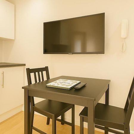 One Bedroom Apartment In City Centre Cardiff Exterior foto
