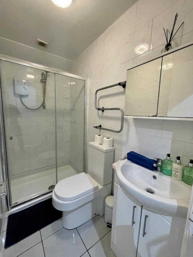 One Bedroom Apartment In City Centre Cardiff Exterior foto
